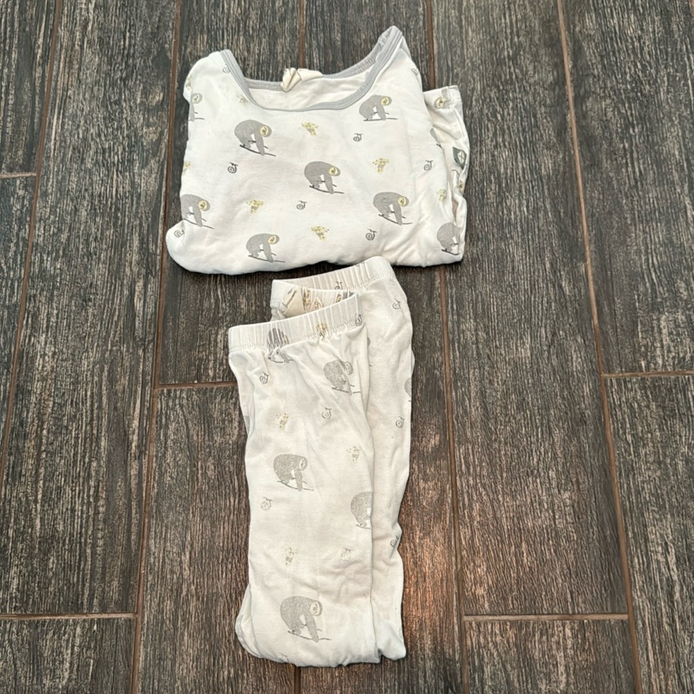 Kyte baby skiing sloth long sleeve pajamas